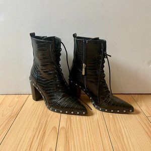 Feminine full point toe boots, Charles David Duffy lace up boots